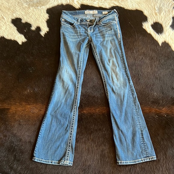 BKE Stella’s - Picture 1 of 3